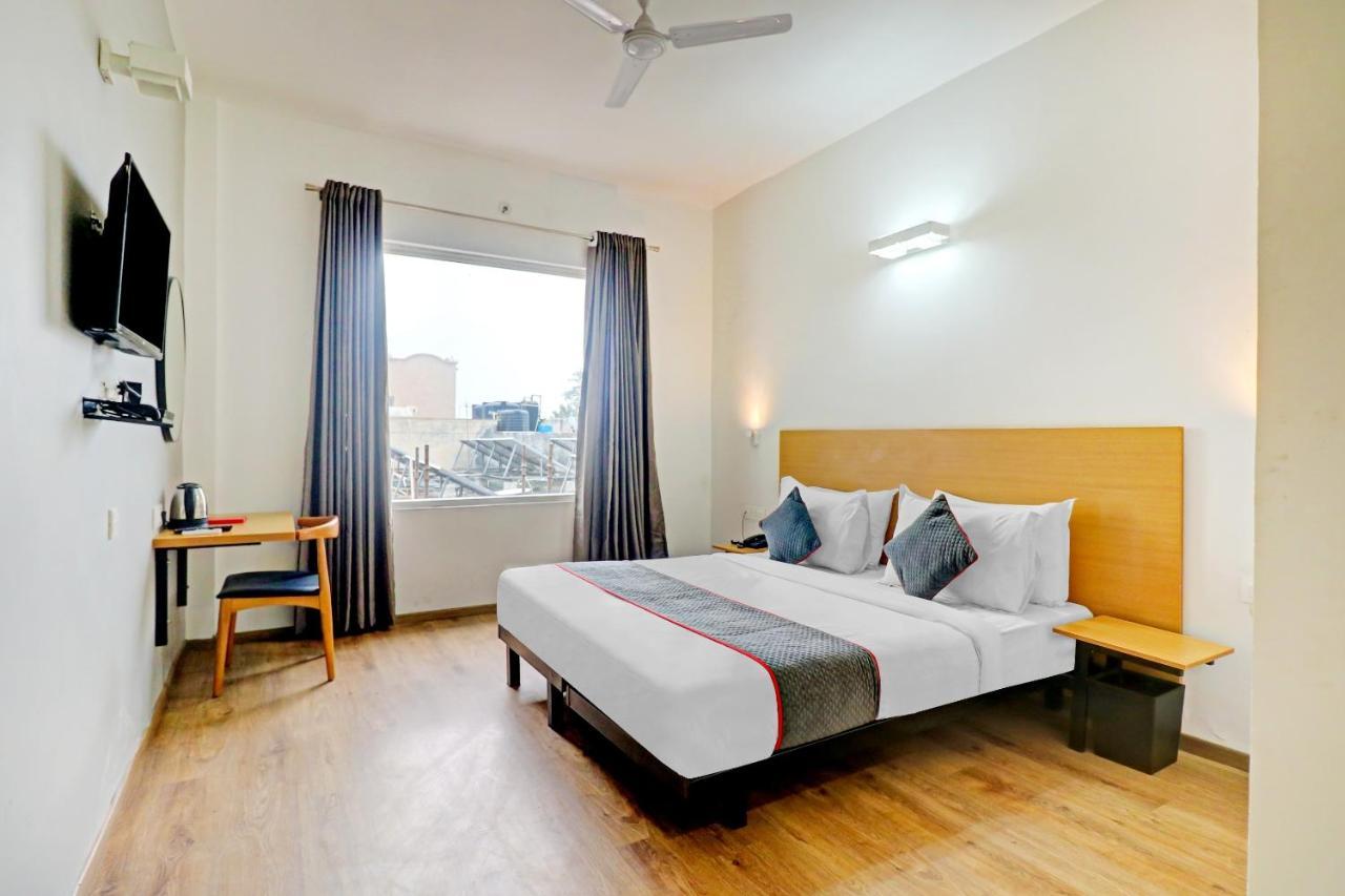 Hotel Townhouse Sector 30 Near Botanic Garden Of Indian Republic Noida Exterior foto