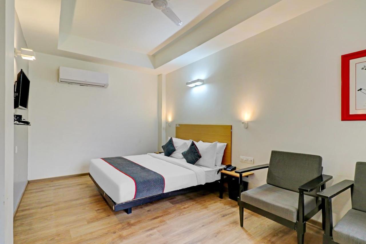 Hotel Townhouse Sector 30 Near Botanic Garden Of Indian Republic Noida Exterior foto