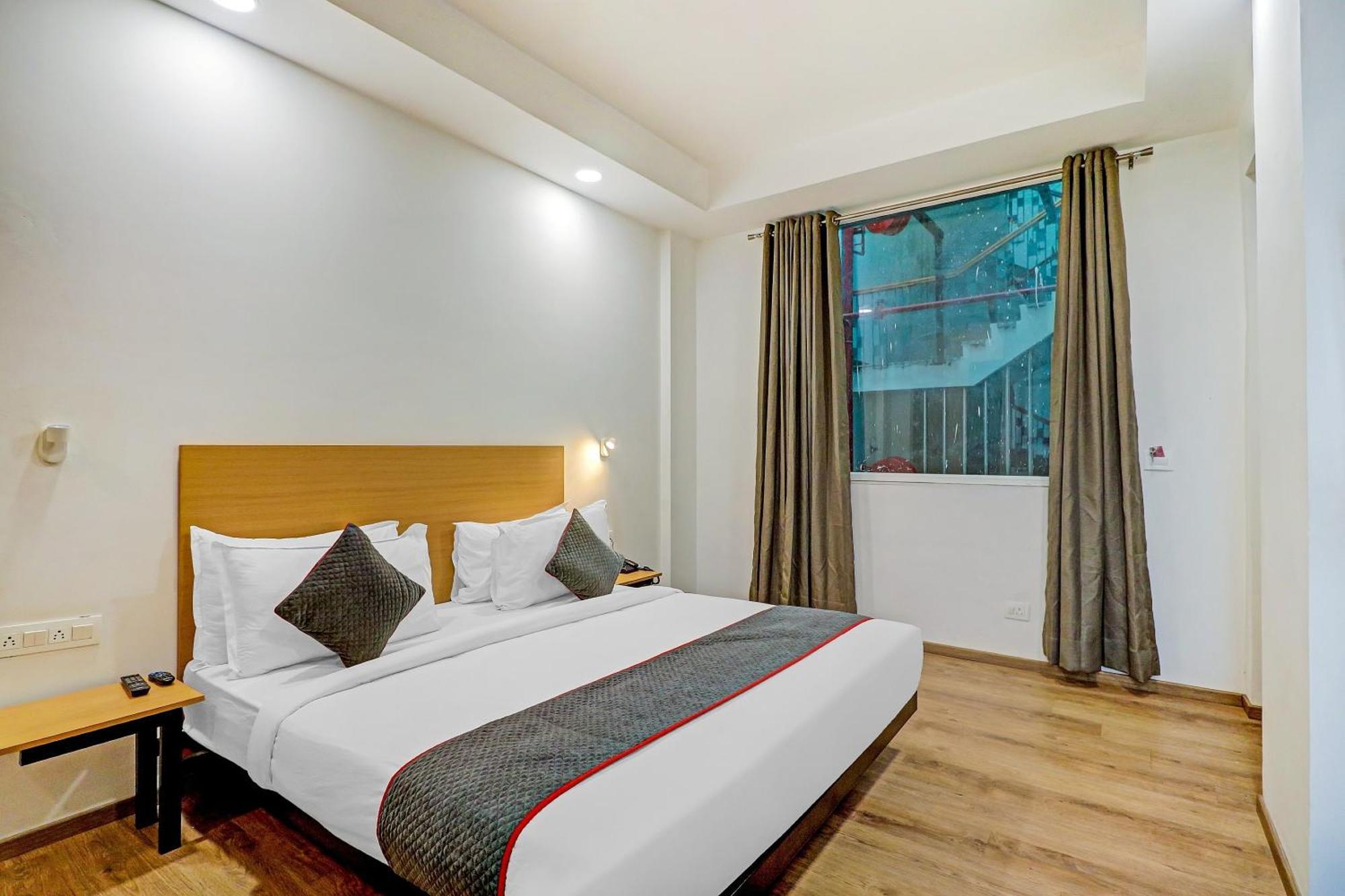 Hotel Townhouse Sector 30 Near Botanic Garden Of Indian Republic Noida Exterior foto