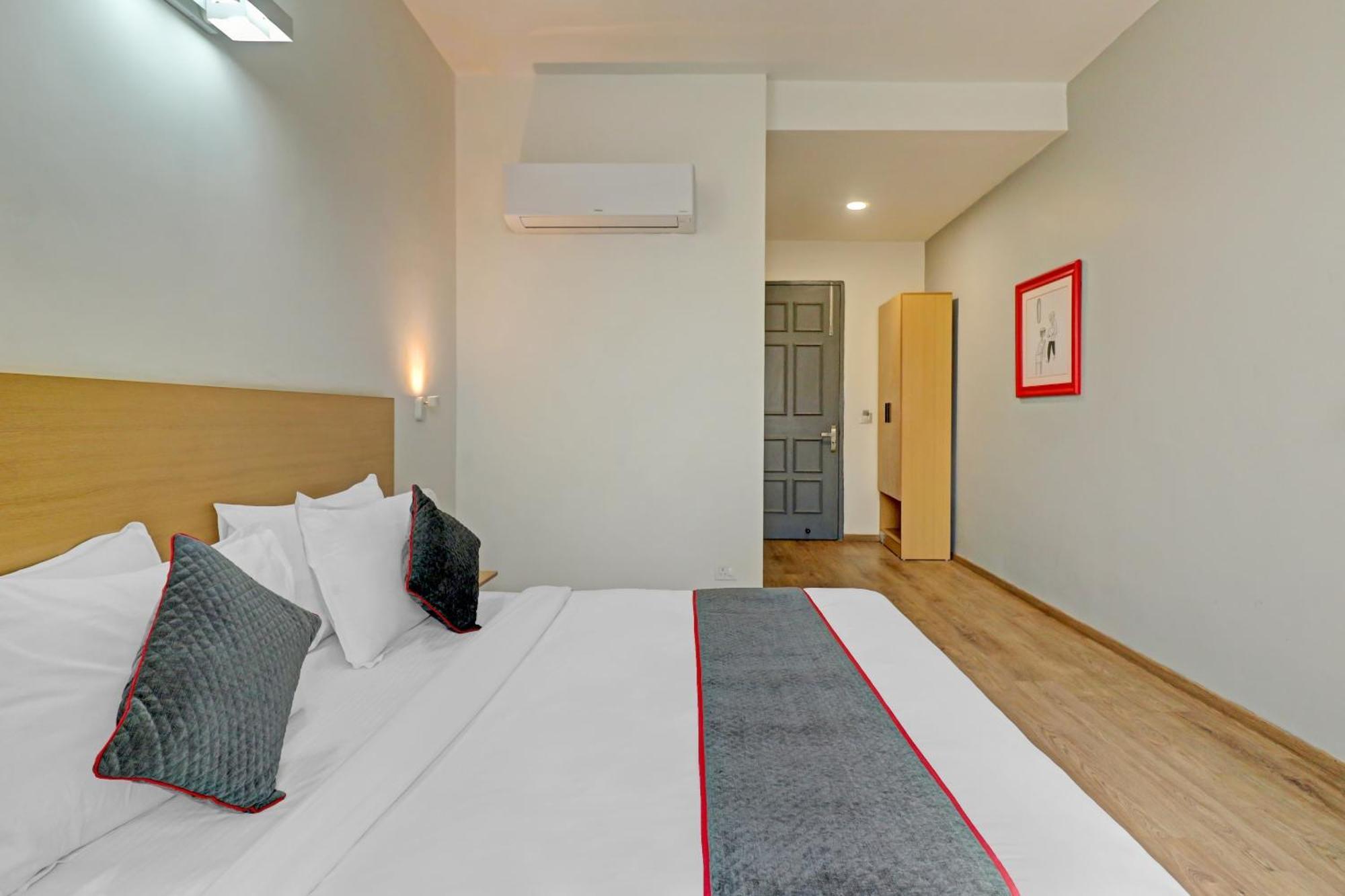 Hotel Townhouse Sector 30 Near Botanic Garden Of Indian Republic Noida Exterior foto