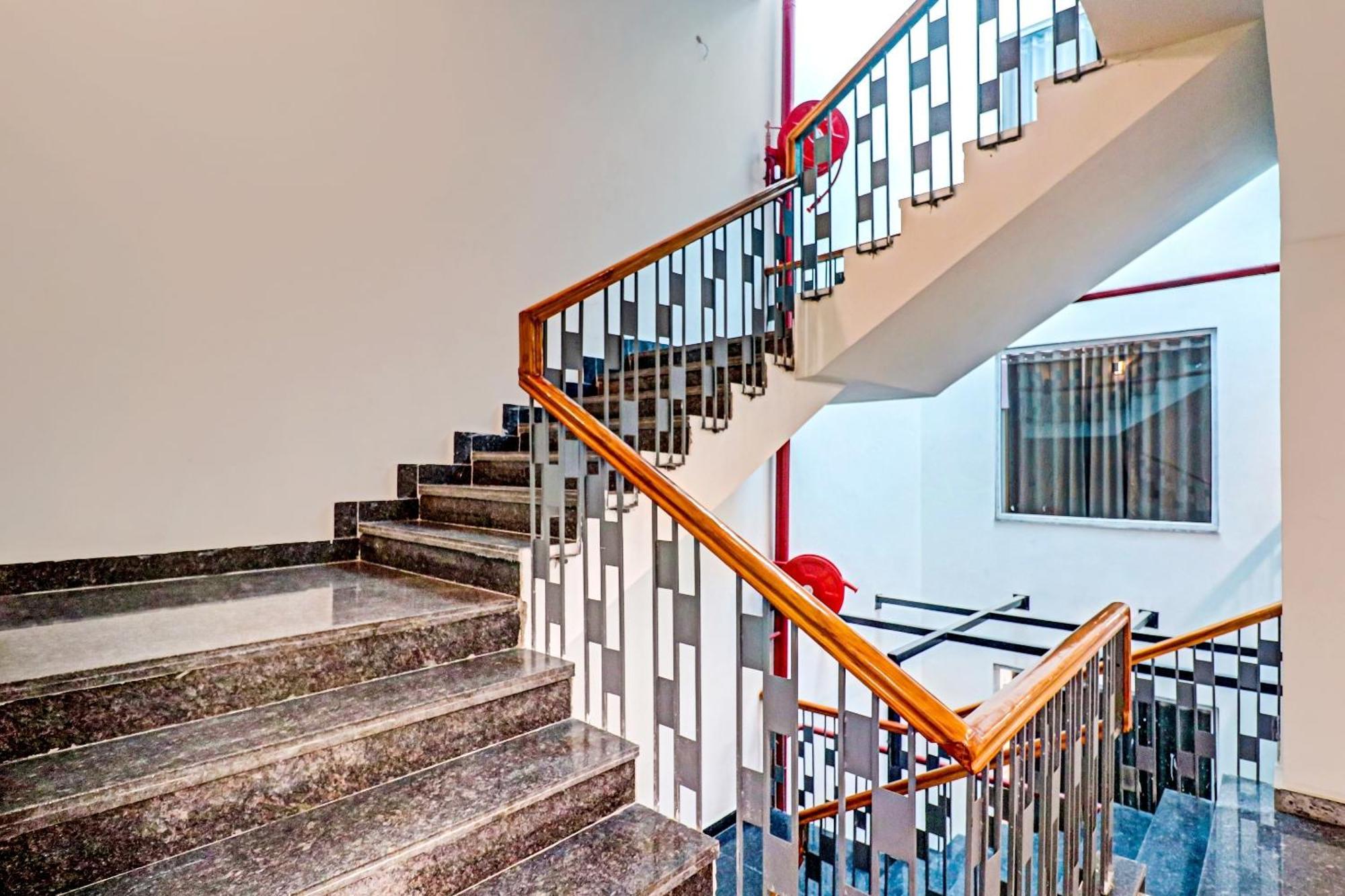 Hotel Townhouse Sector 30 Near Botanic Garden Of Indian Republic Noida Exterior foto