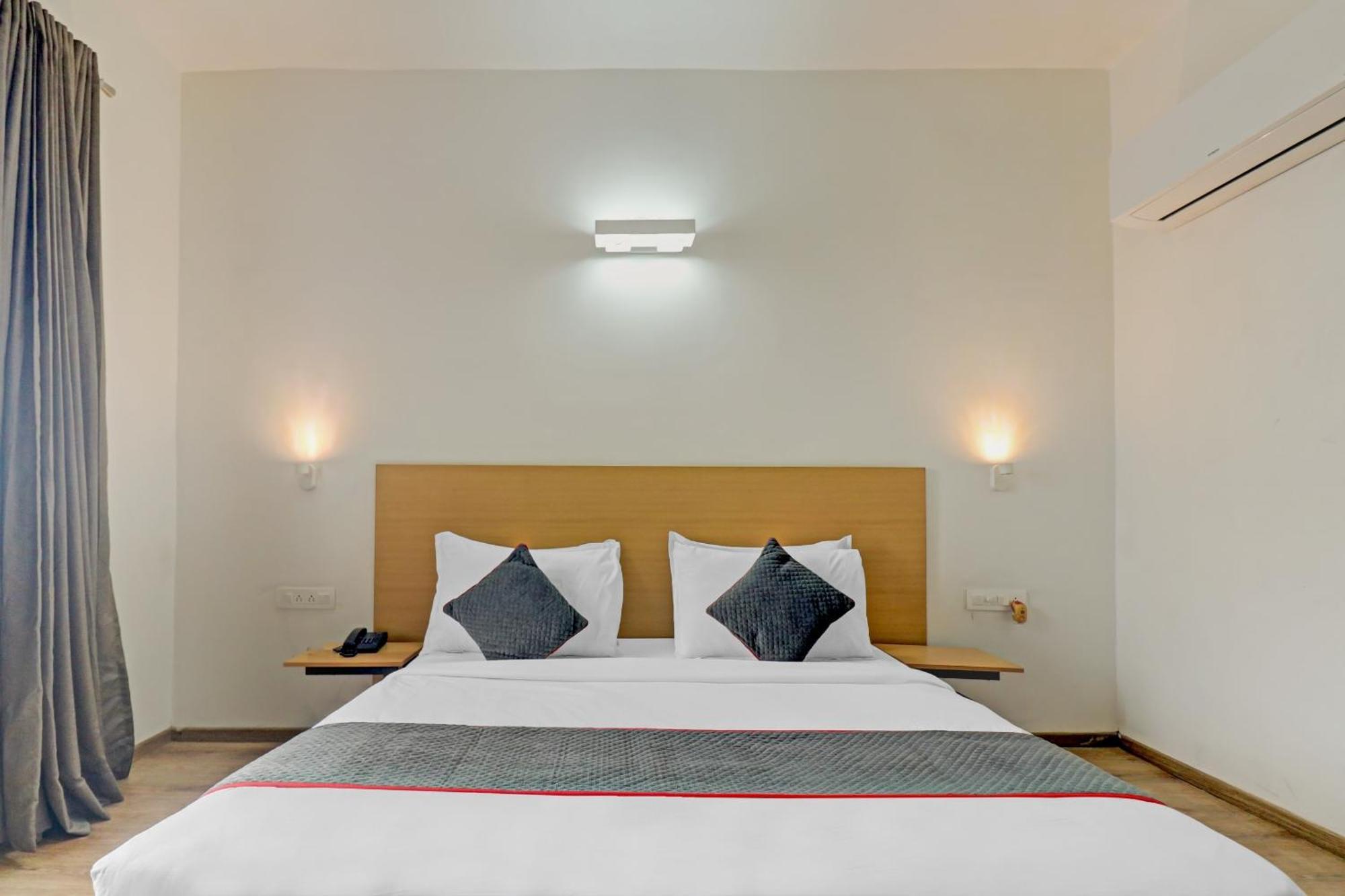 Hotel Townhouse Sector 30 Near Botanic Garden Of Indian Republic Noida Exterior foto