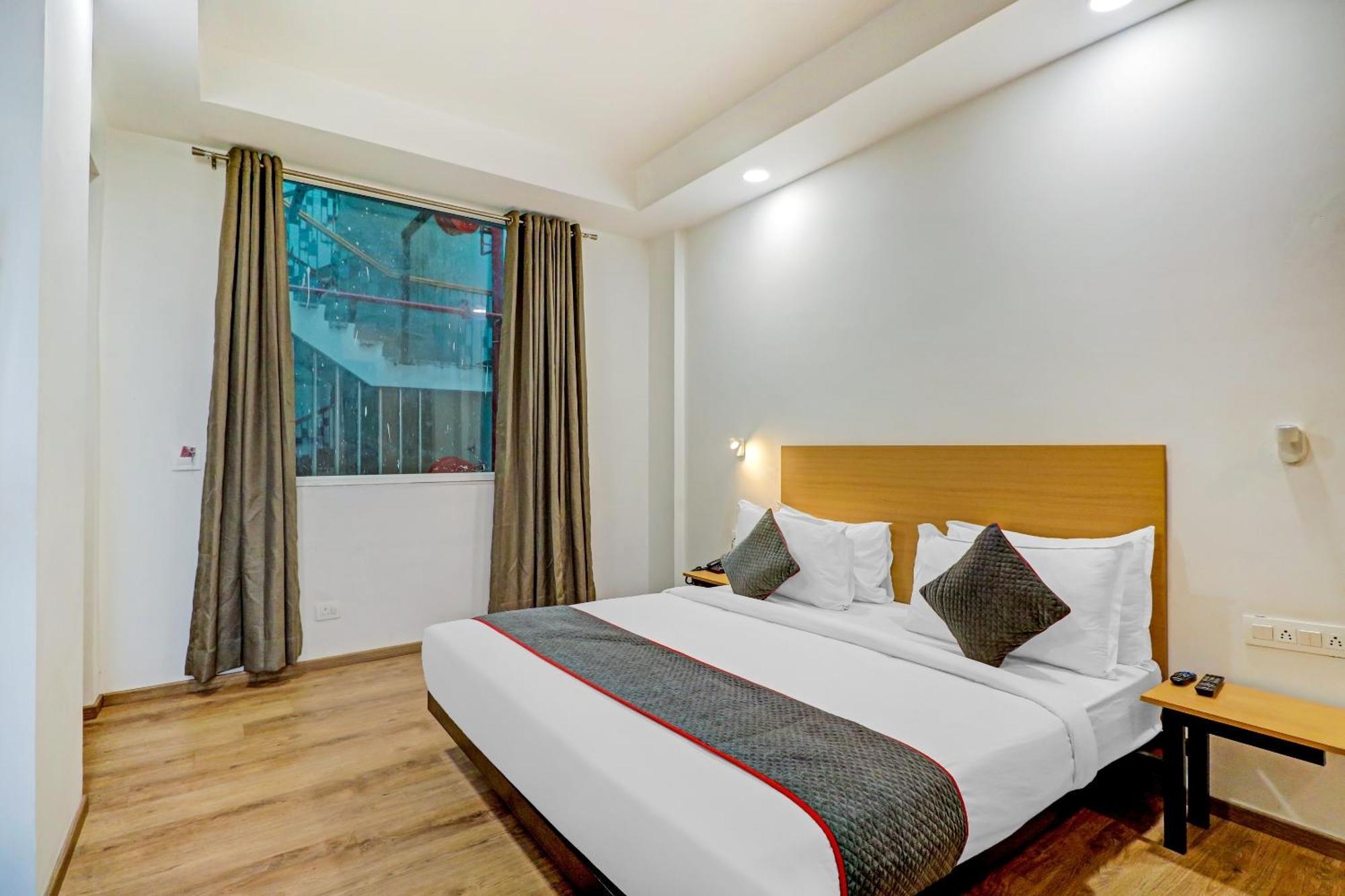 Hotel Townhouse Sector 30 Near Botanic Garden Of Indian Republic Noida Exterior foto